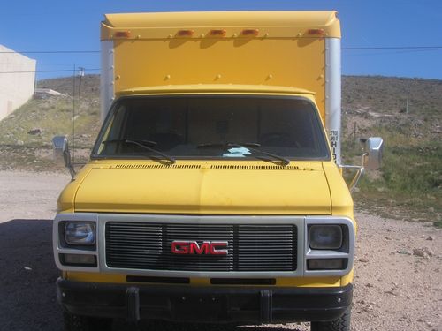 1992 GMC 3500 Box Van
