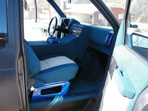 dropurss 1987 Chevy Astro Van