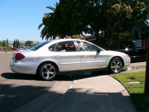 2001 Ford Taurus