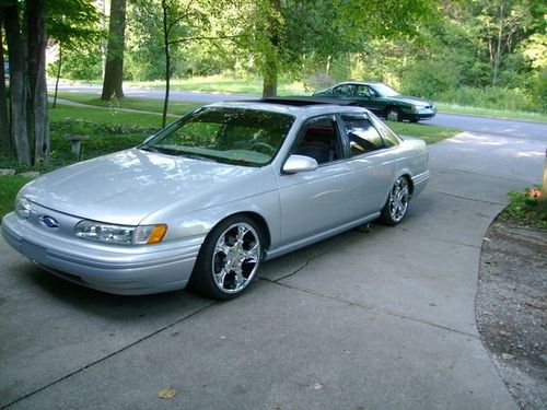 HANGMANs 1995 Ford Taurus