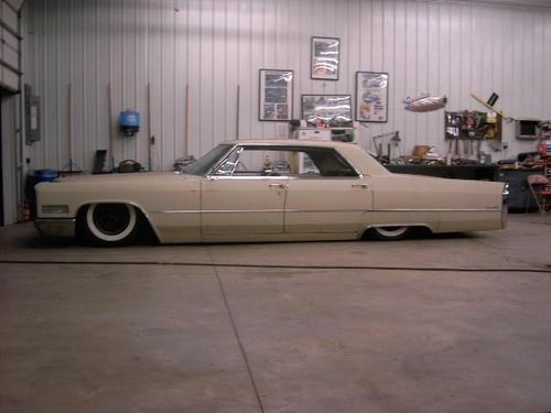 1966 Cadillac Sedan De Ville