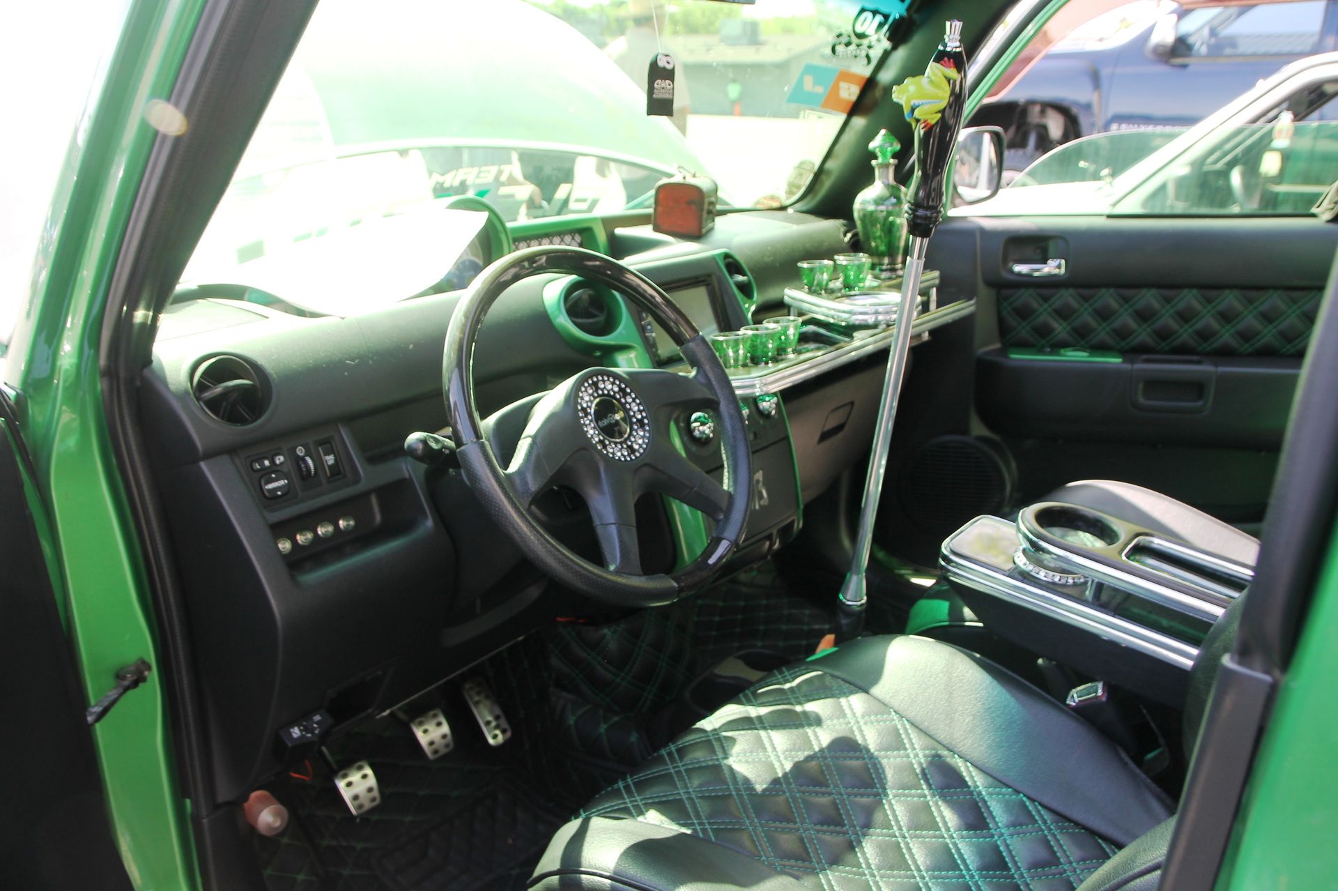 Full View